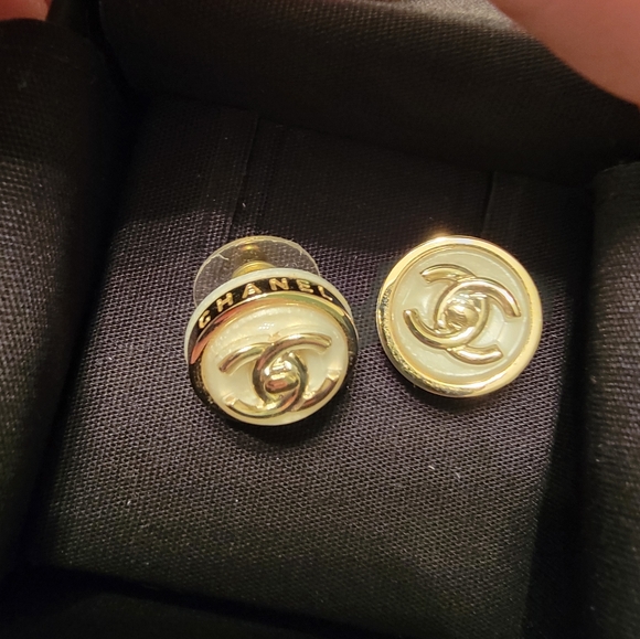Chanel Ivory Button Earrings - Picture 5 of 8